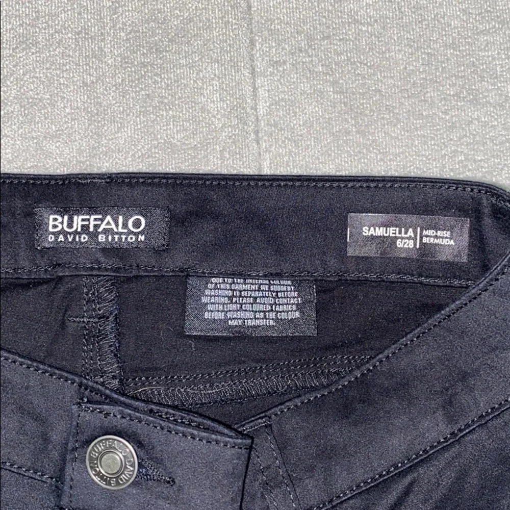 NWT BUFALO David Bitton black Bermuda size 6